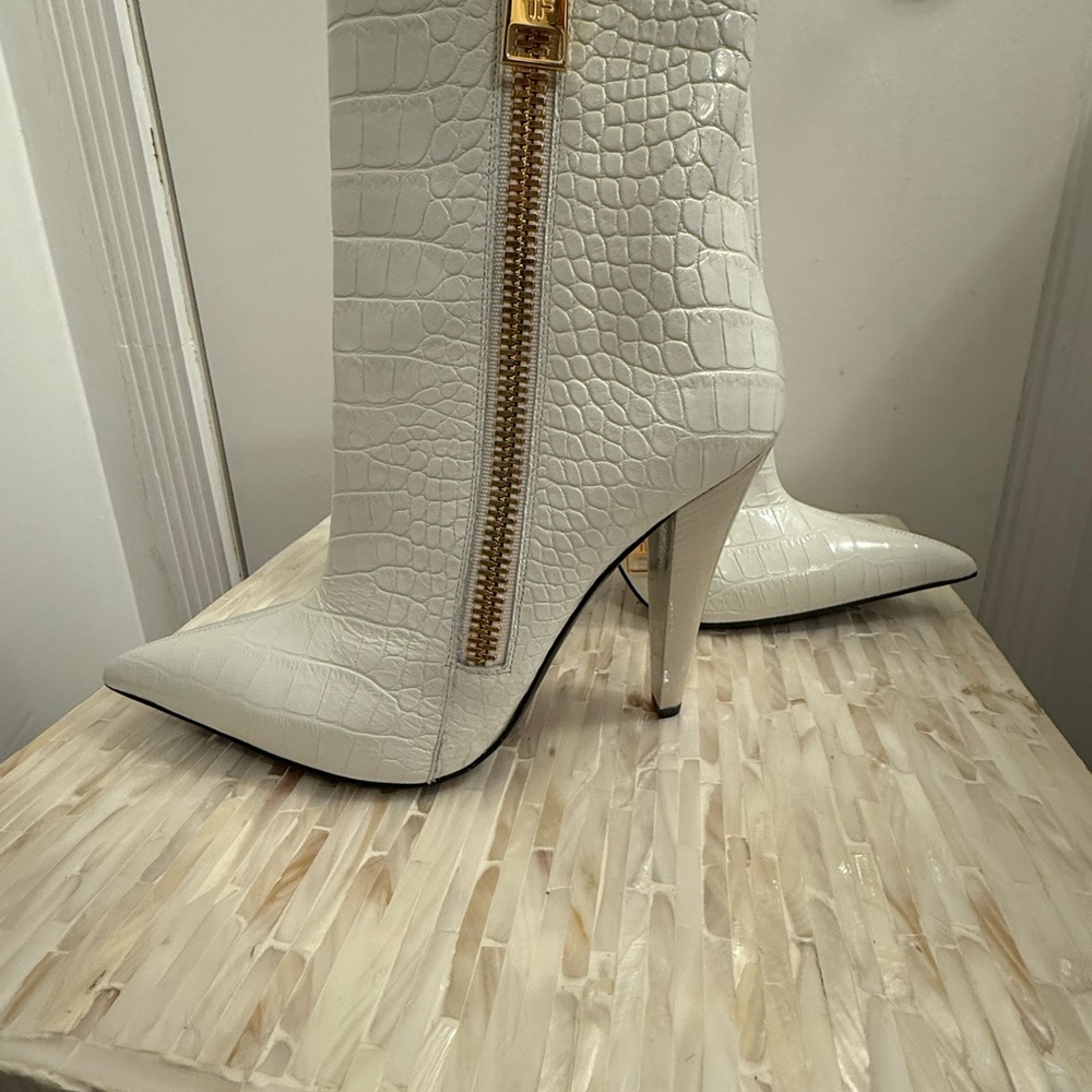 Tom Ford Leather Crocodile - Embossed Booties